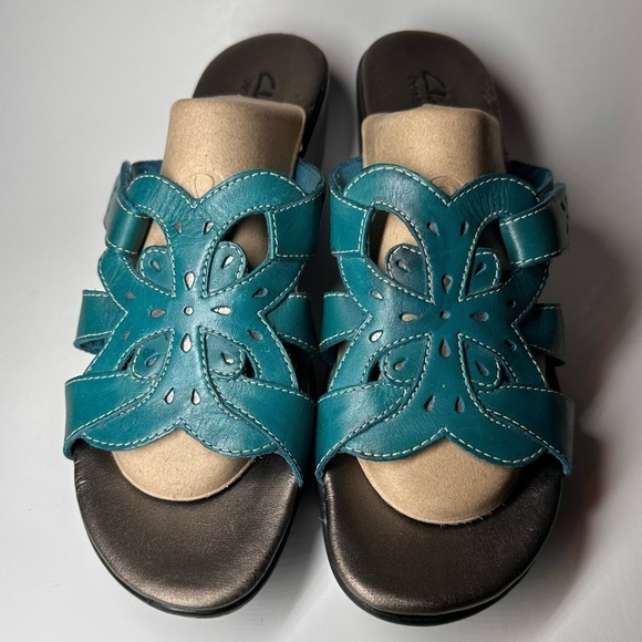 Clarks Bendable Women Sandals Wedge Slip On Floral Strappy Leather 9.5 Teal Blue - Picture 4 of 13